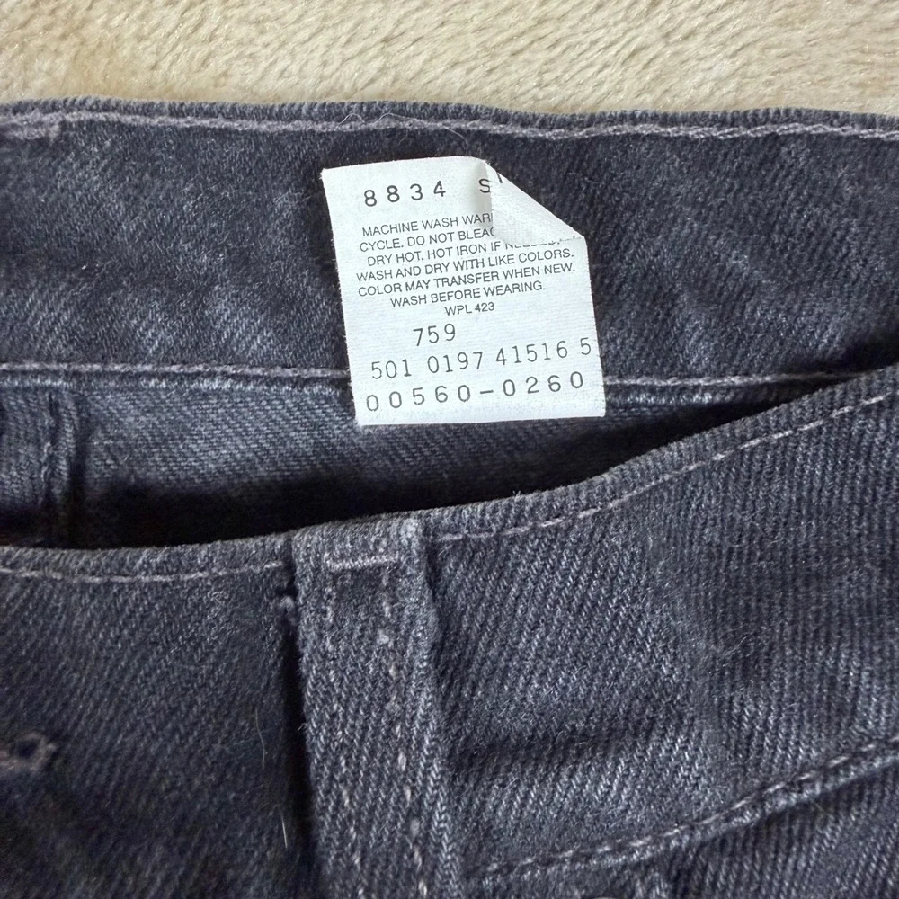 Vintage Levis 560 Black Loose Fit Tapered Leg Jeans Mens 33x32 Made in USA 1997